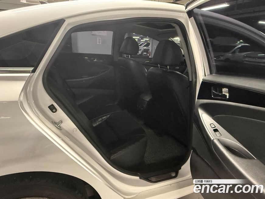 Hyundai Sonata 2010