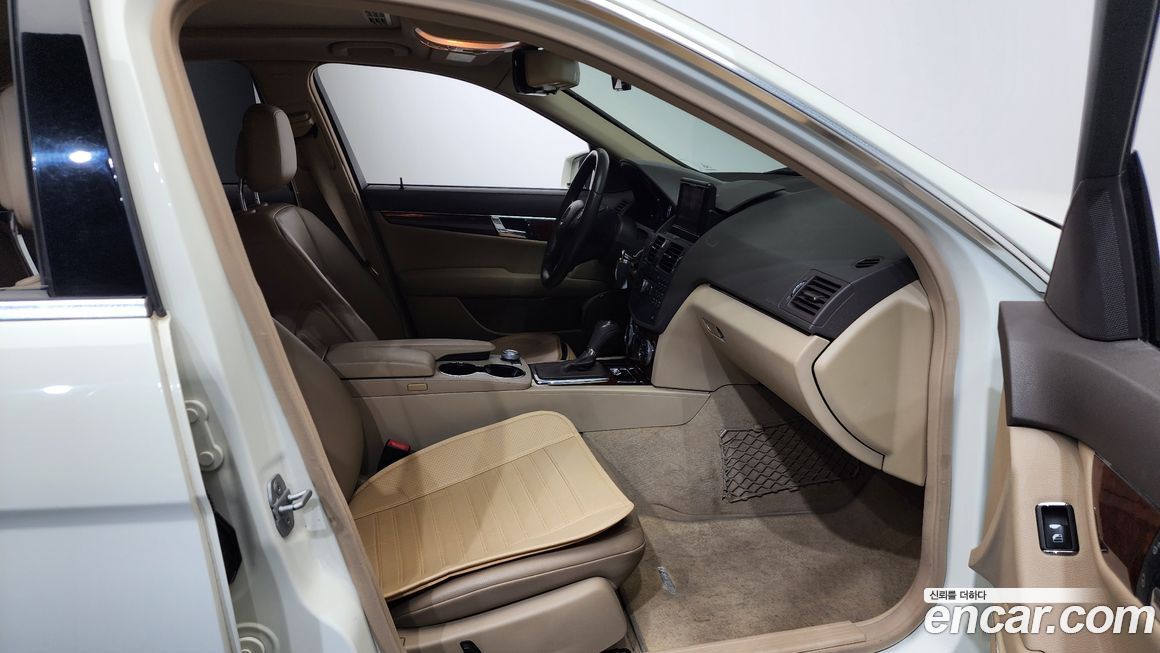 Mercedes-Benz C-Class 2010