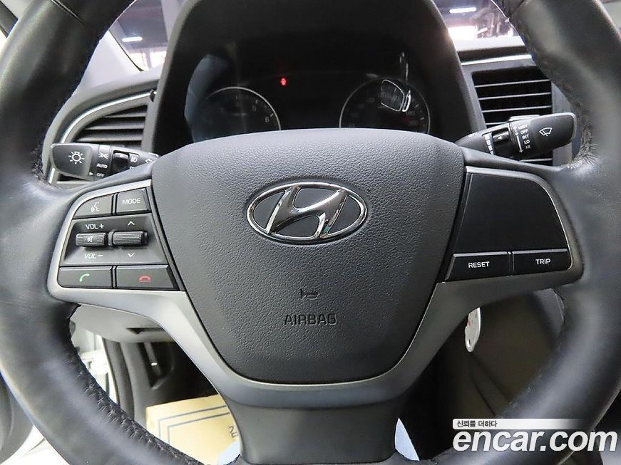 Hyundai AVANTE 2016