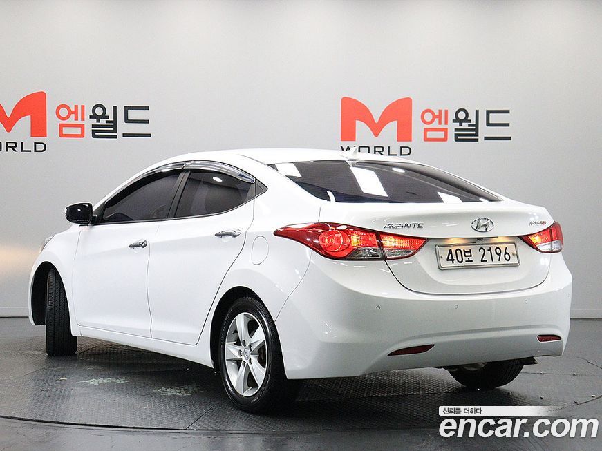 Hyundai AVANTE 2012