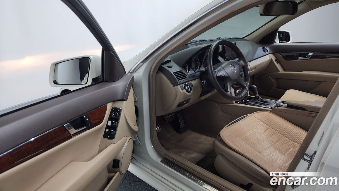 Mercedes-Benz C-Class 2010