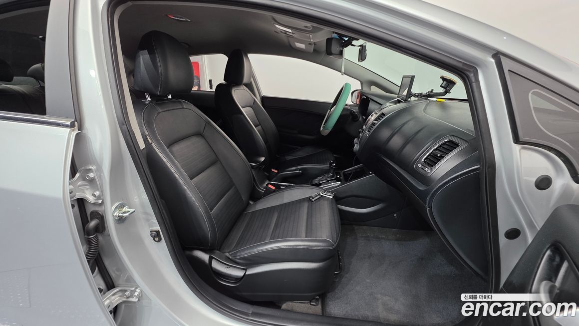 Kia K3 2016