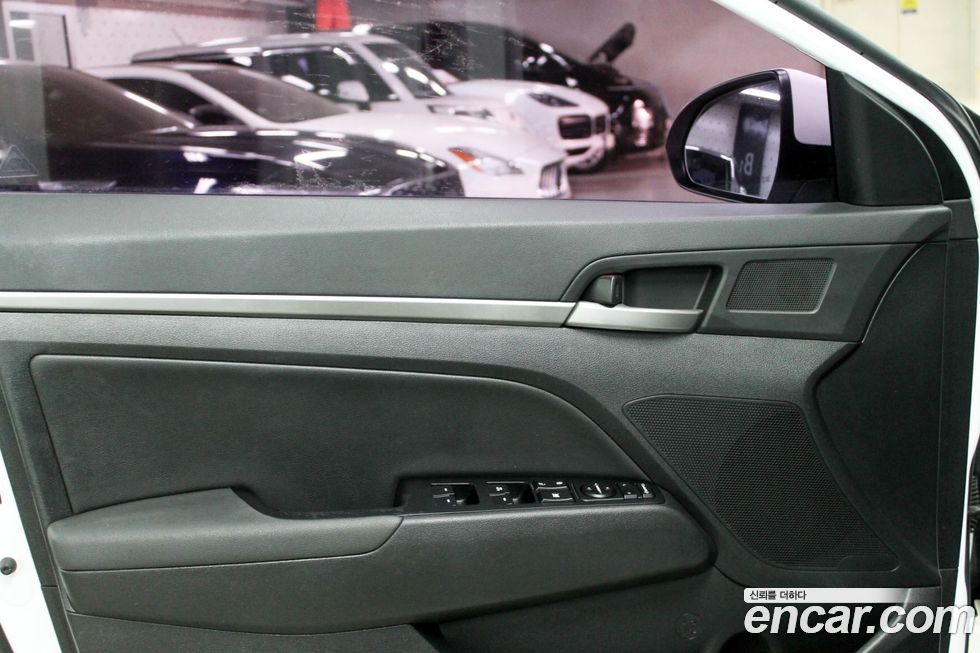 Hyundai AVANTE 2016