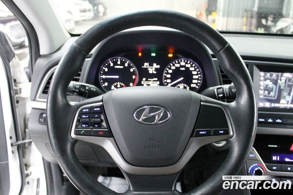 Hyundai AVANTE 2016