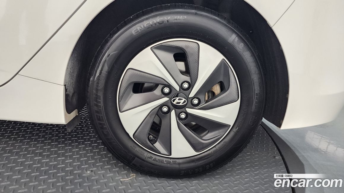 Hyundai Ioniq 2016