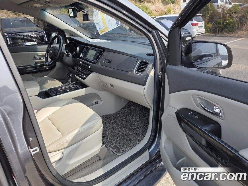 Kia Canival 2016