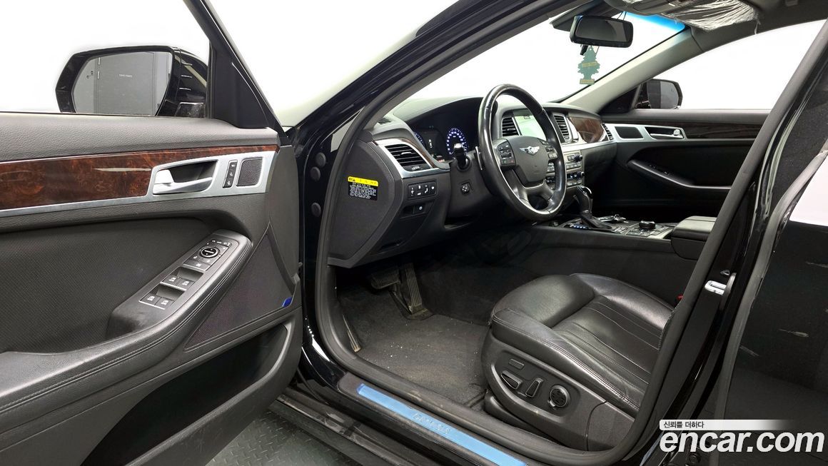 Hyundai Genesis 2016