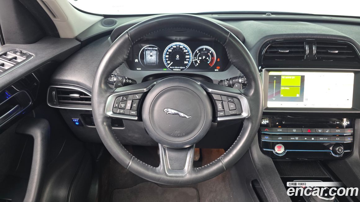 Jaguar F-PACE 2018