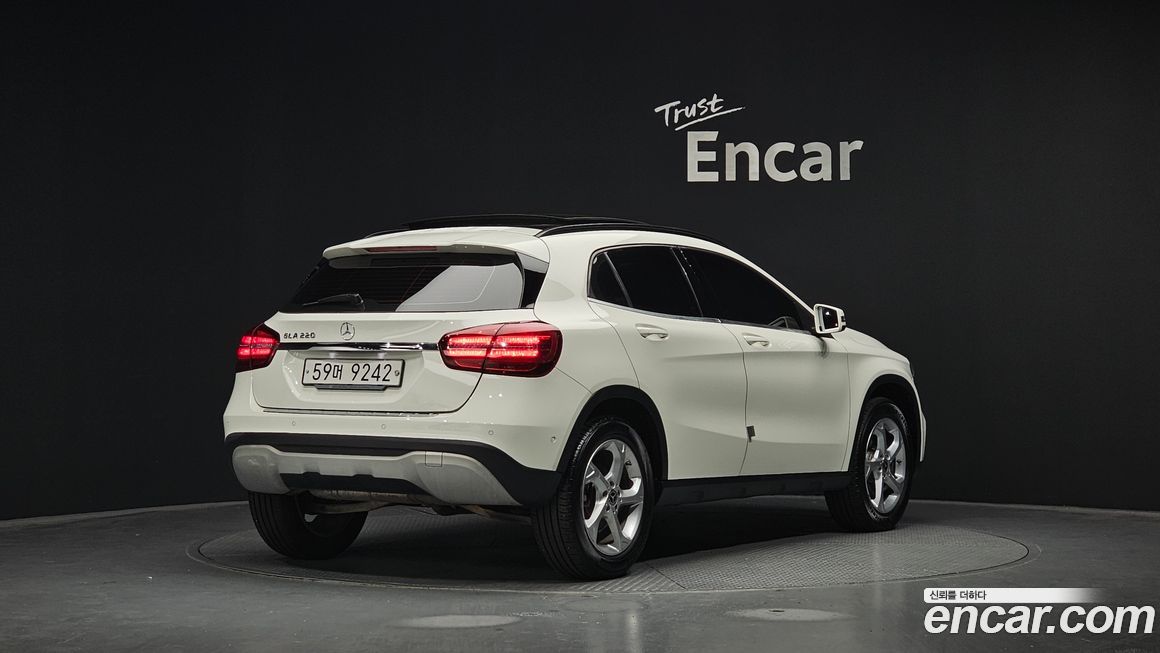 Mercedes-Benz GLA-Class 2018