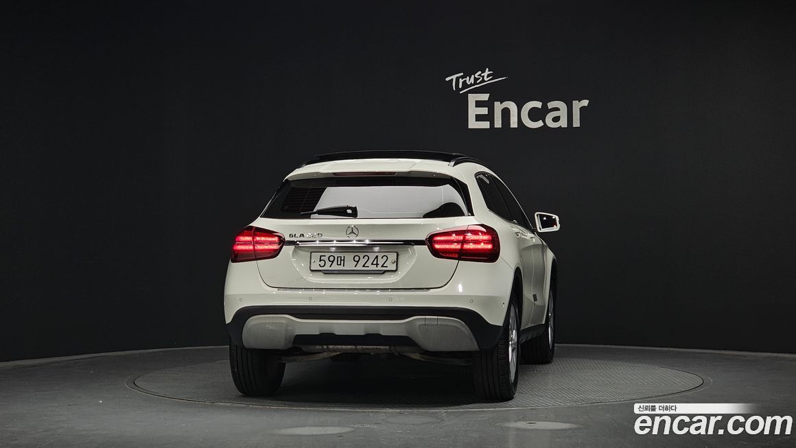 Mercedes-Benz GLA-Class 2018