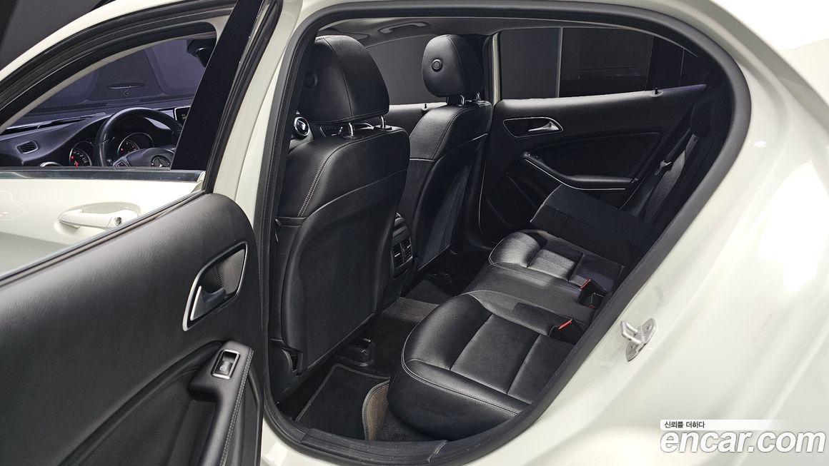 Mercedes-Benz GLA-Class 2018