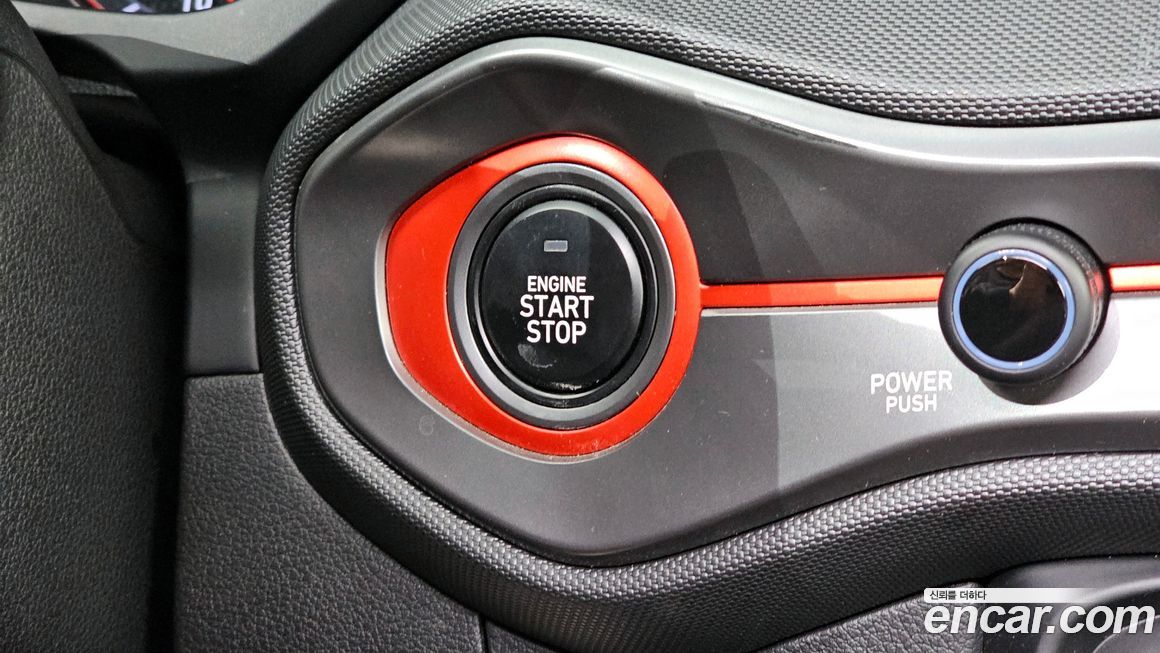 Hyundai Veloster 2020