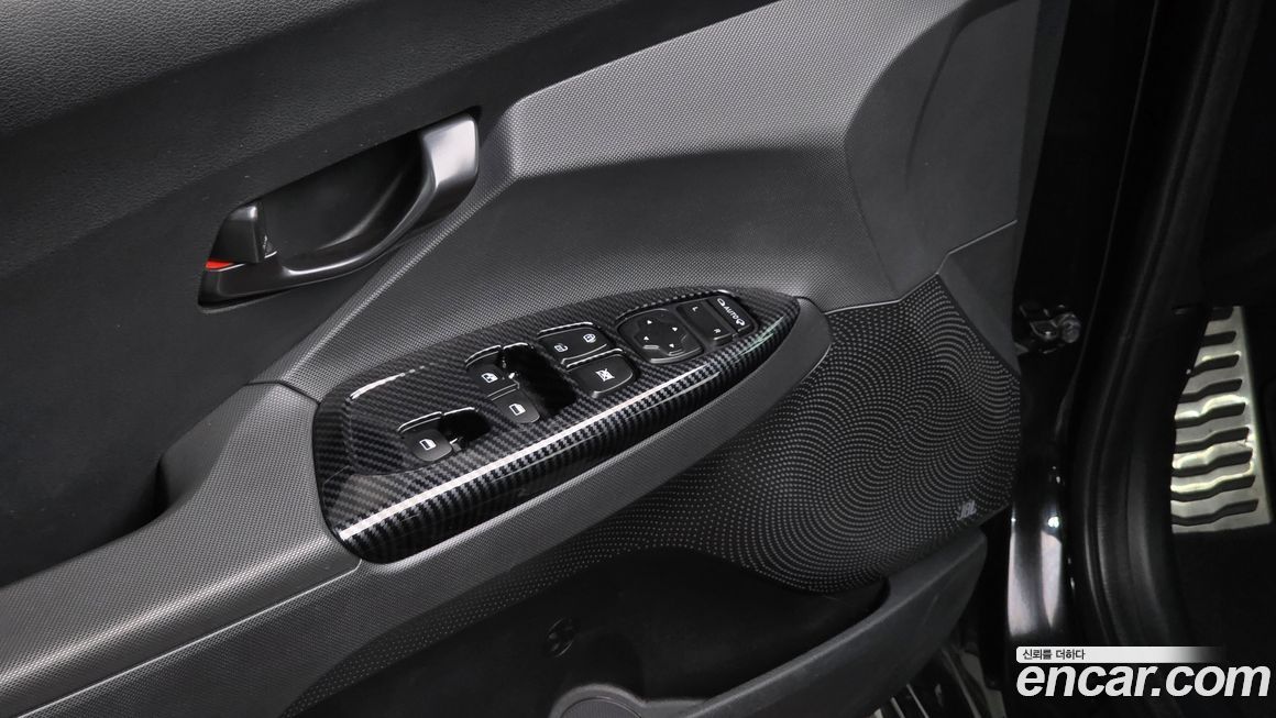 Hyundai Veloster 2021