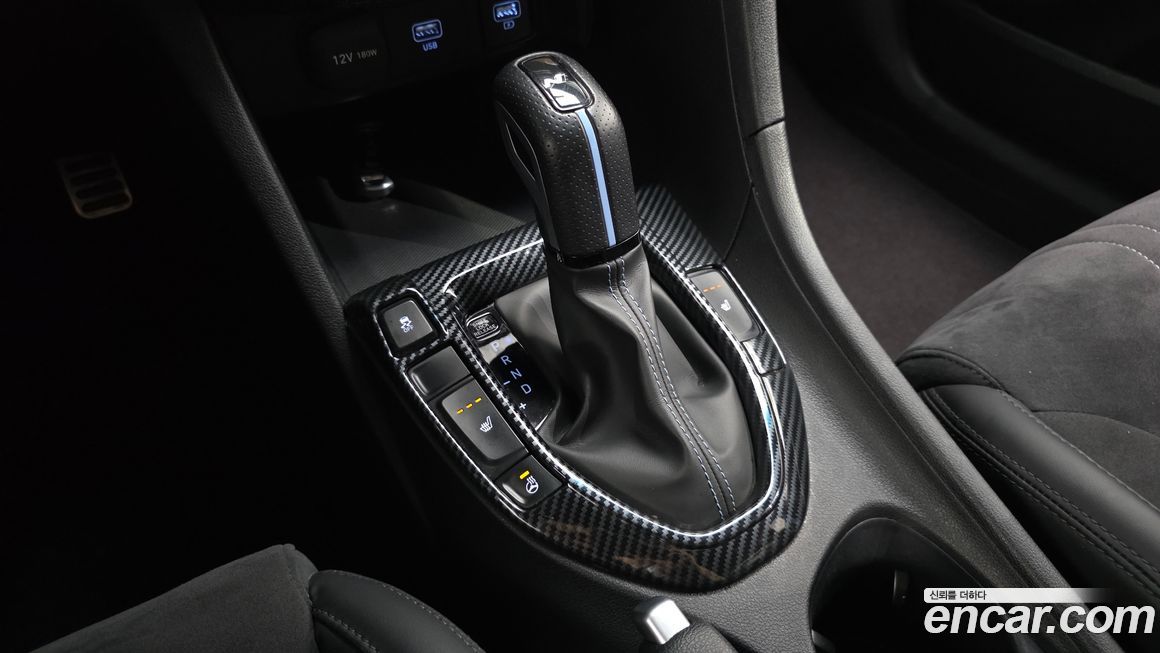 Hyundai Veloster 2021