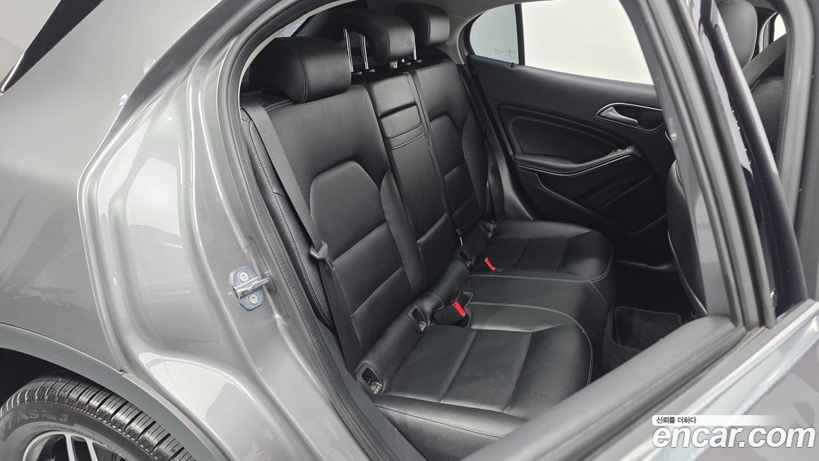 Mercedes-Benz GLA-Class 2019