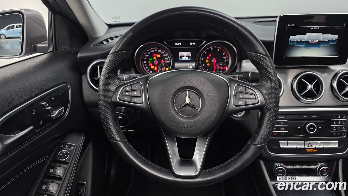Mercedes-Benz GLA-Class 2019