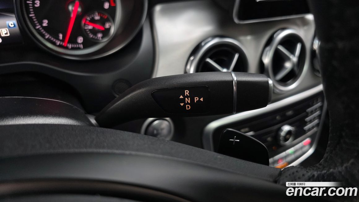 Mercedes-Benz GLA-Class 2019