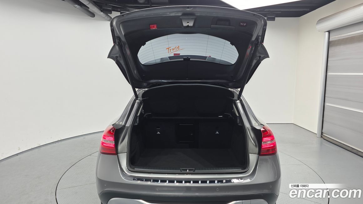 Mercedes-Benz GLA-Class 2019