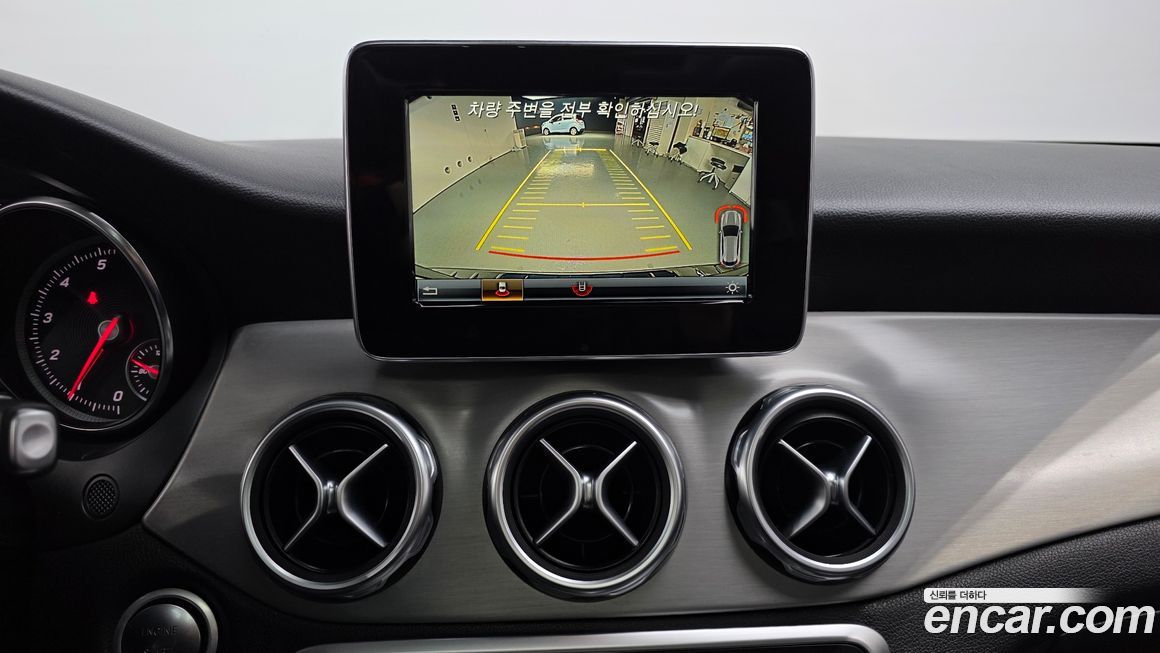 Mercedes-Benz GLA-Class 2019