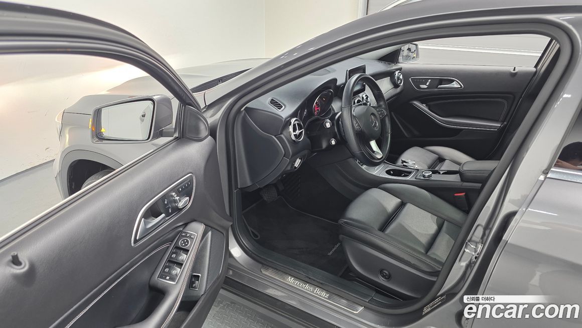 Mercedes-Benz GLA-Class 2019