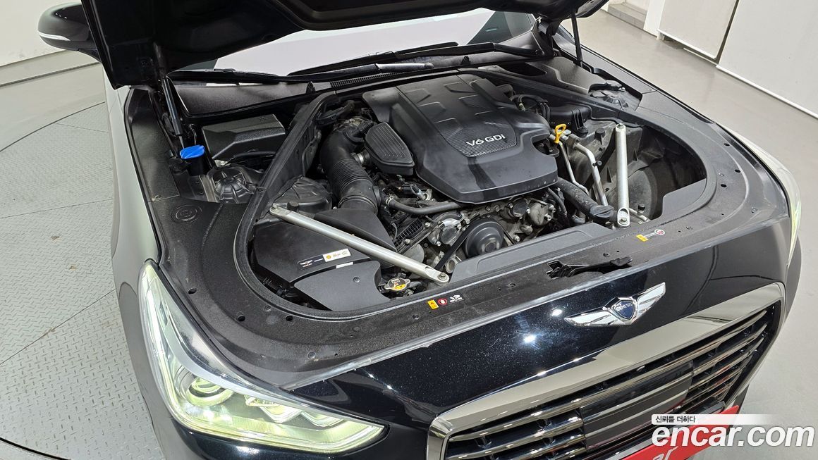 Genesis EQ900 2016