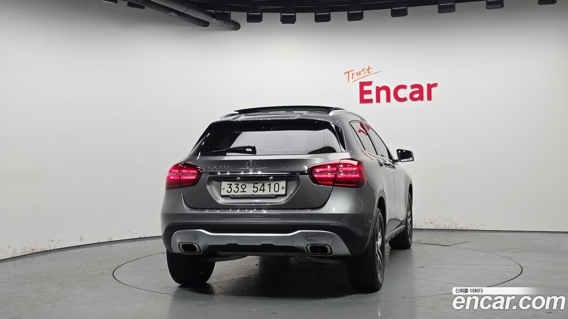 Mercedes-Benz GLA-Class 2019