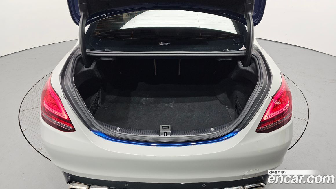 Mercedes-Benz C-Class 2019