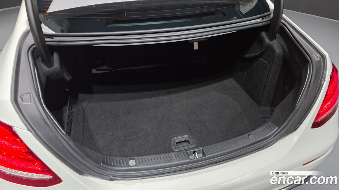 Mercedes-Benz E-Class 2018