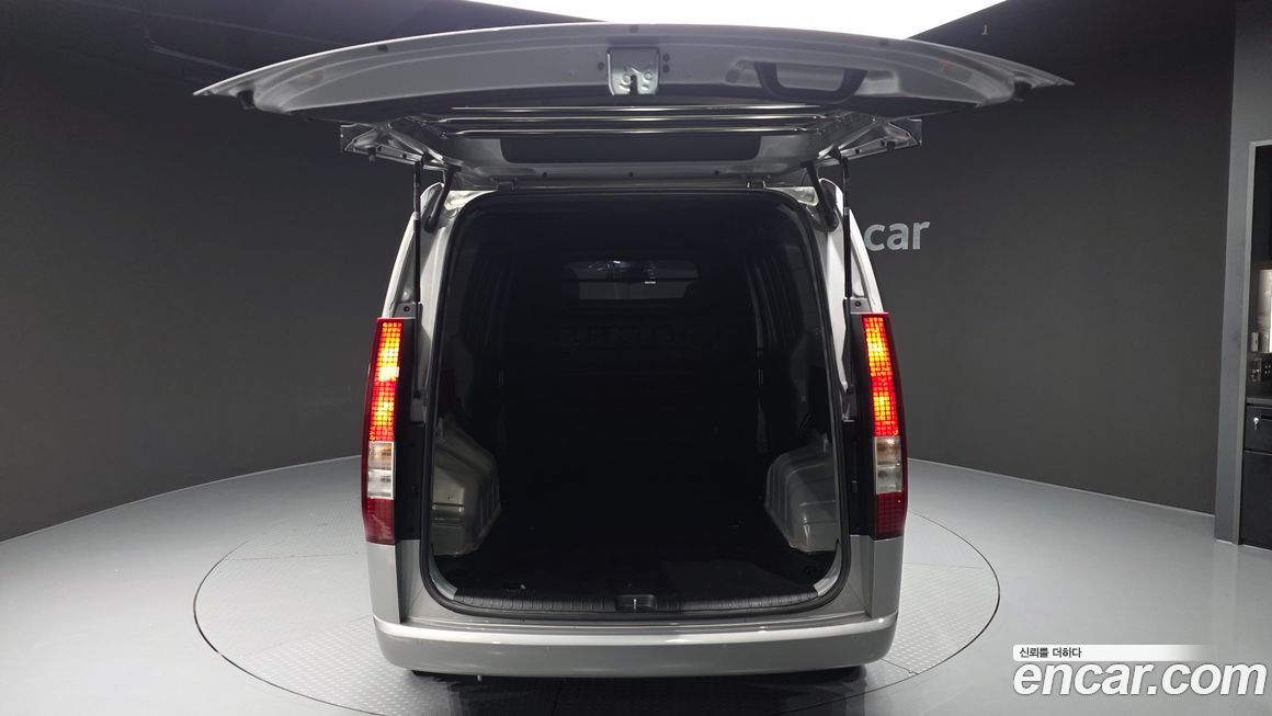 Hyundai Staria 2022