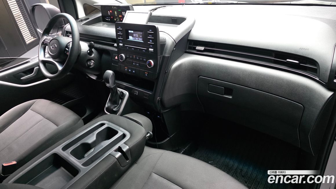 Hyundai Staria 2022