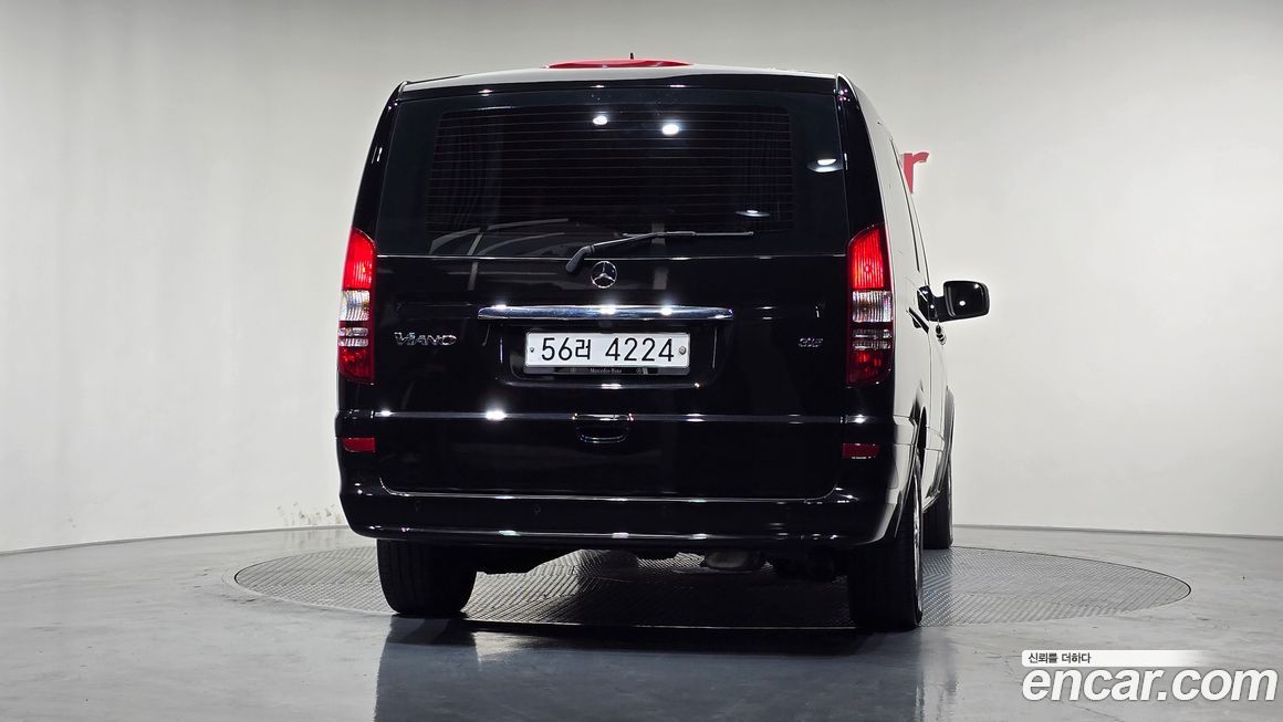 Mercedes-Benz V-Class 2011