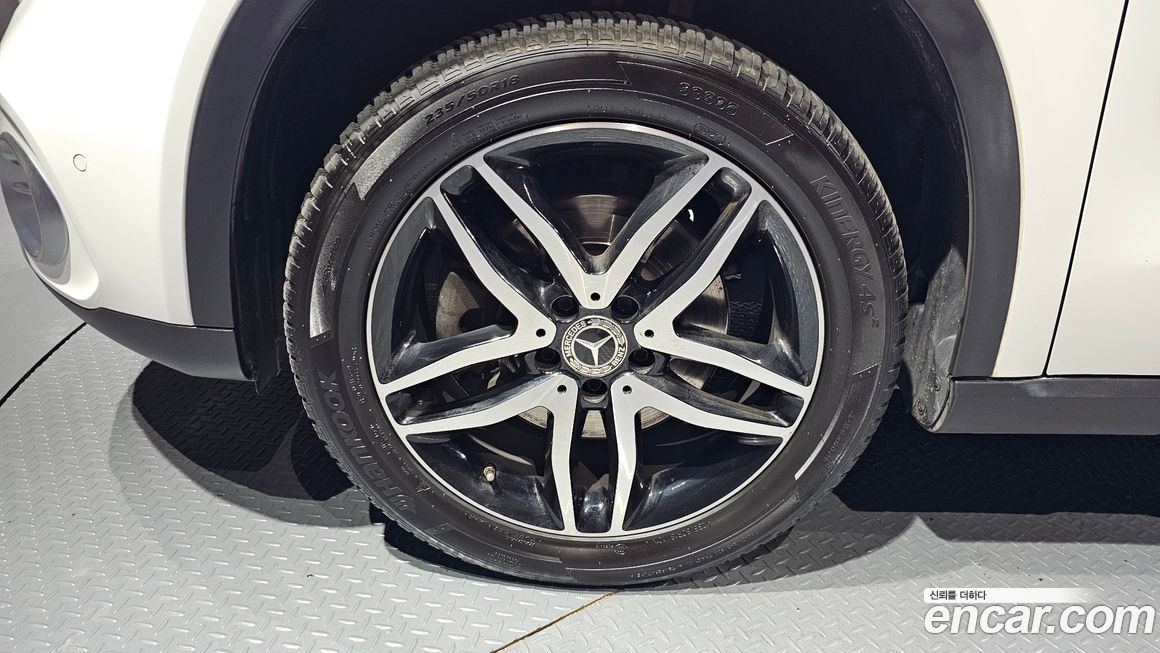Mercedes-Benz GLA-Class 2019