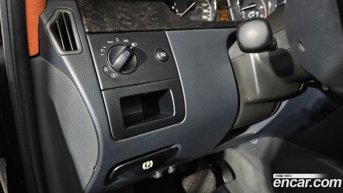 Mercedes-Benz V-Class 2011