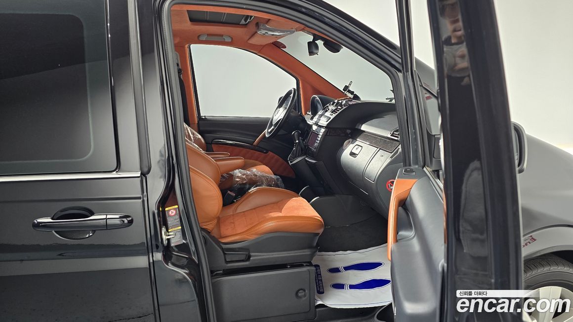 Mercedes-Benz V-Class 2011