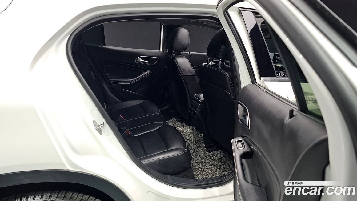 Mercedes-Benz GLA-Class 2019