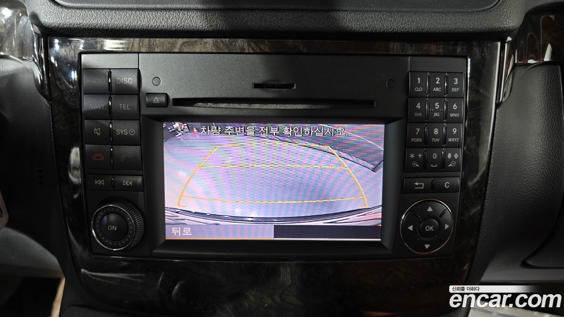 Mercedes-Benz V-Class 2011