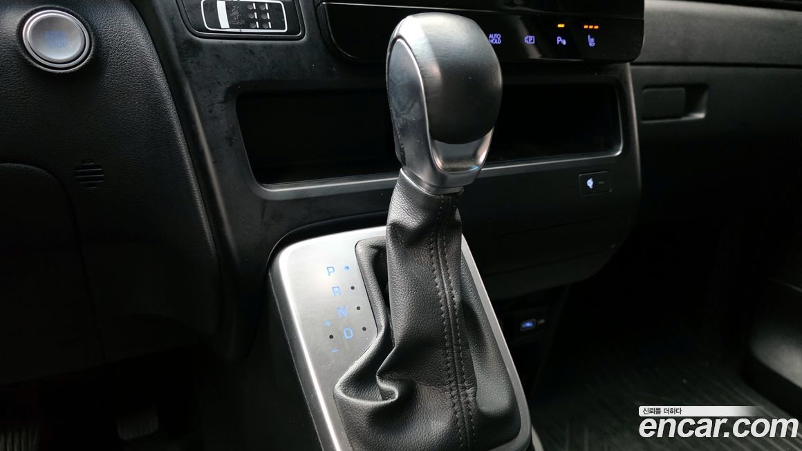Hyundai Staria 2022