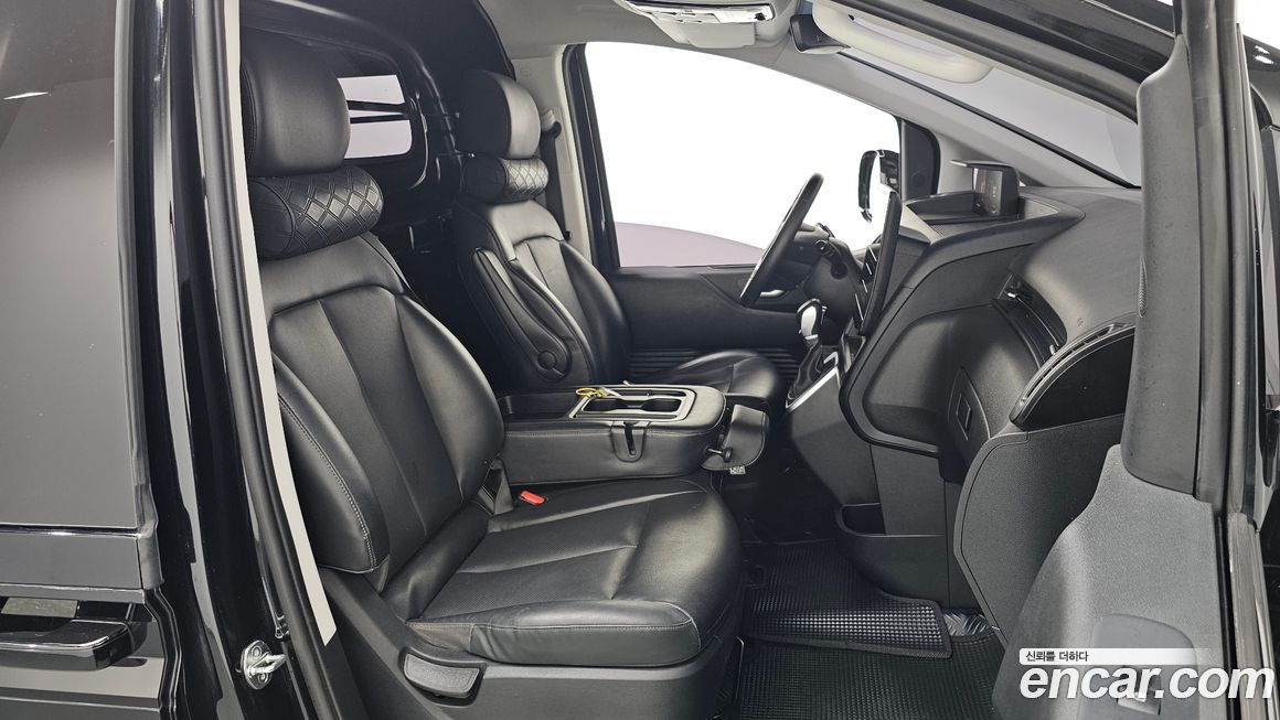 Hyundai Staria 2023