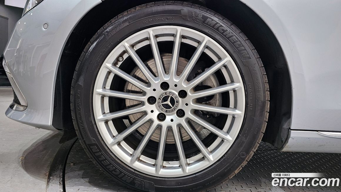 Mercedes-Benz E-Class 2021