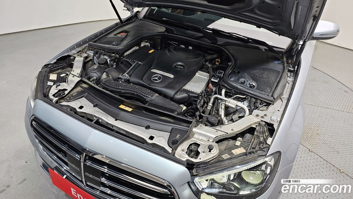 Mercedes-Benz E-Class 2021