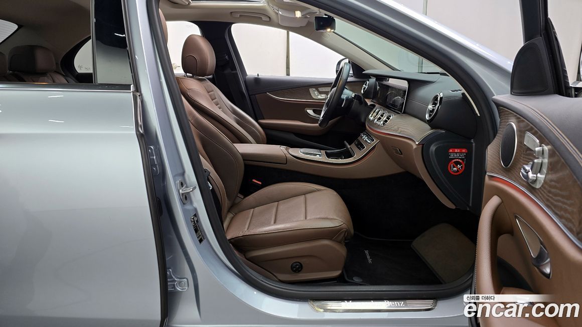 Mercedes-Benz E-Class 2021