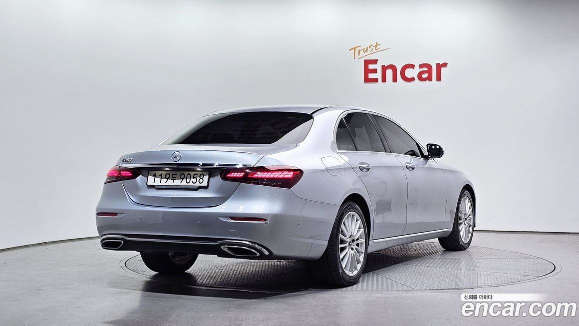 Mercedes-Benz E-Class 2021