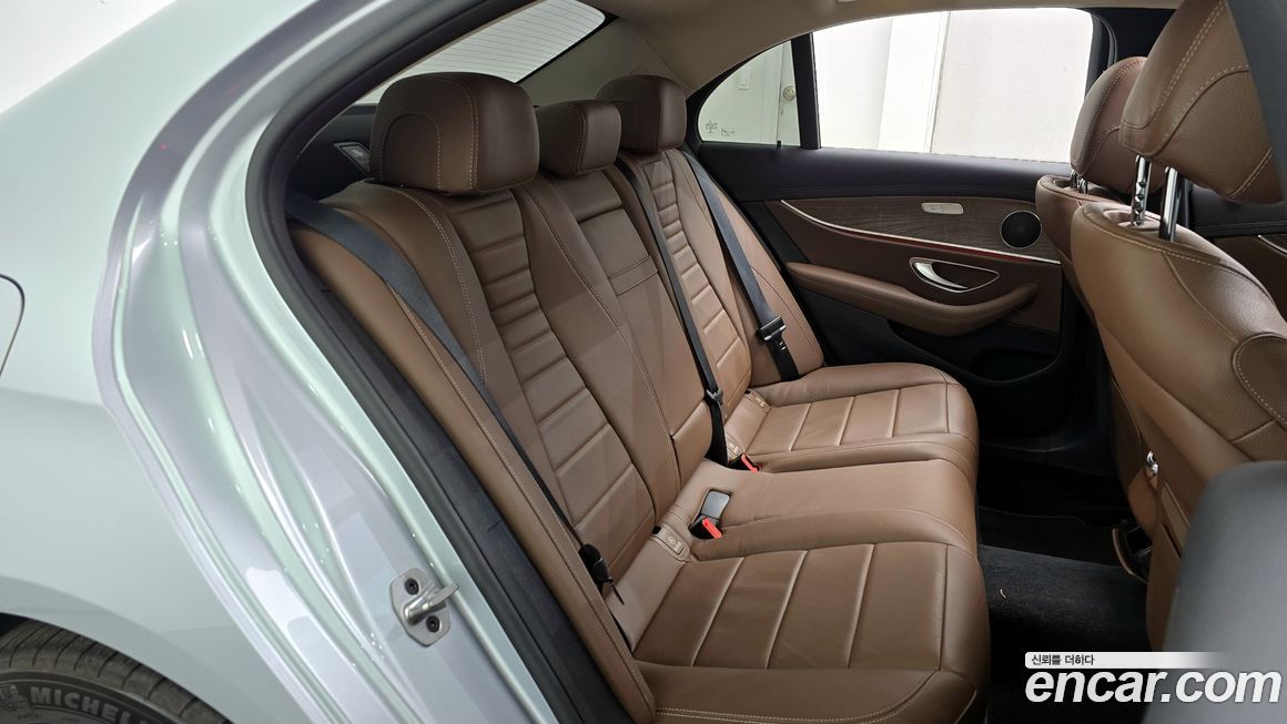 Mercedes-Benz E-Class 2021