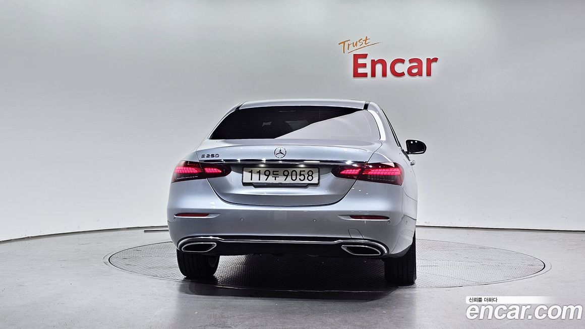 Mercedes-Benz E-Class 2021