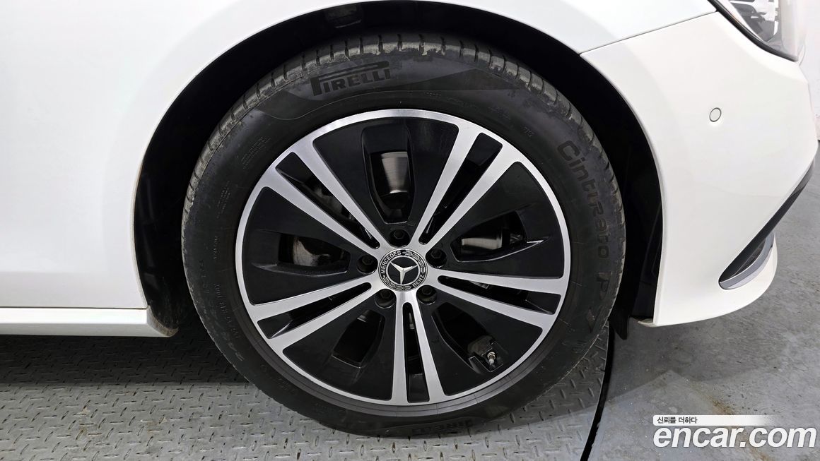 Mercedes-Benz E-Class 2021