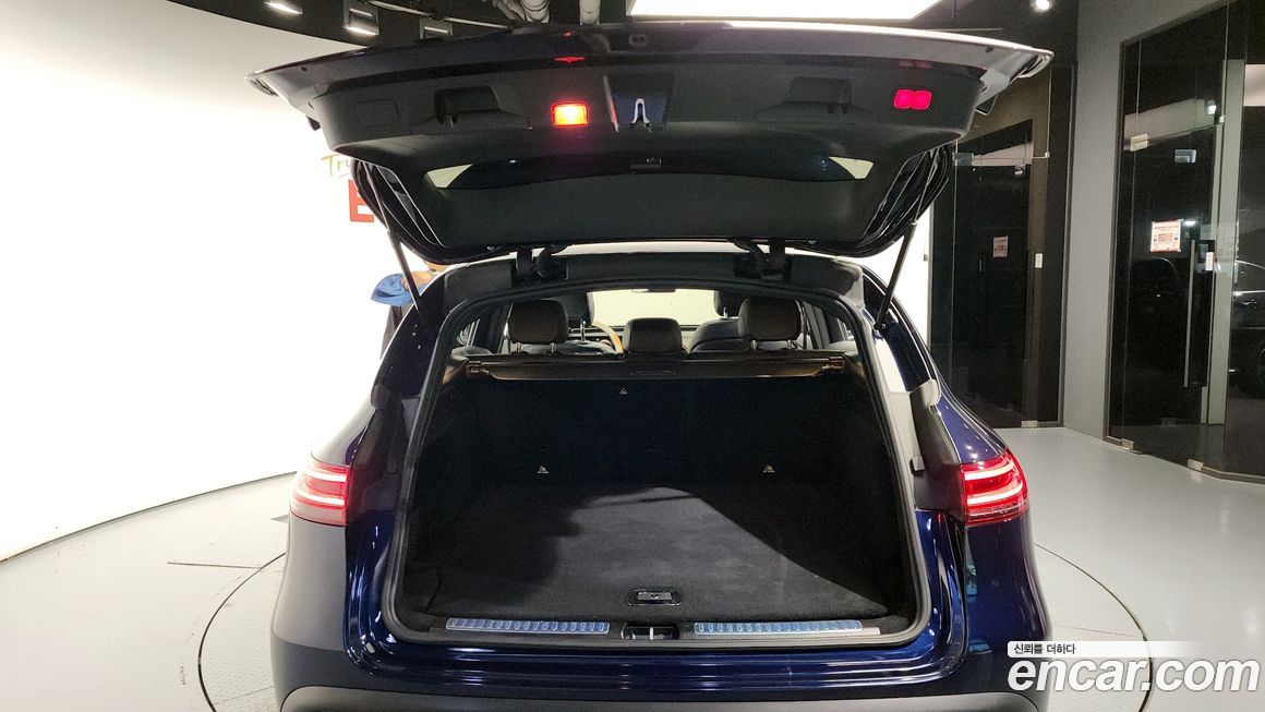 Mercedes-Benz EQC 2020