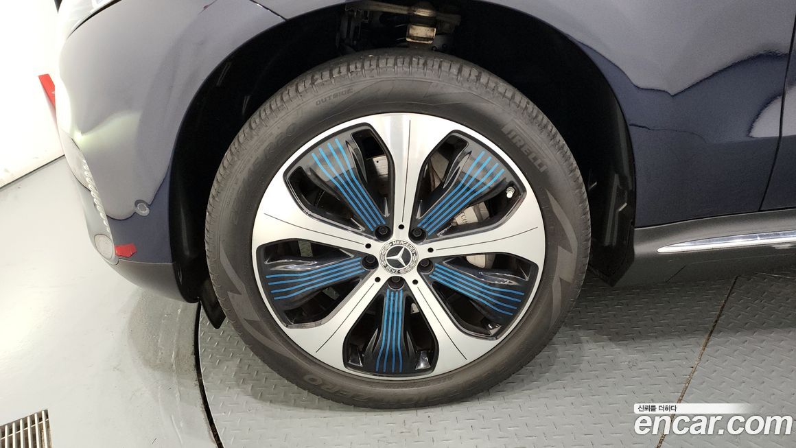 Mercedes-Benz EQC 2020