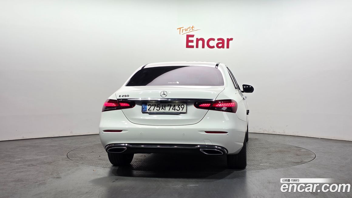 Mercedes-Benz E-Class 2021