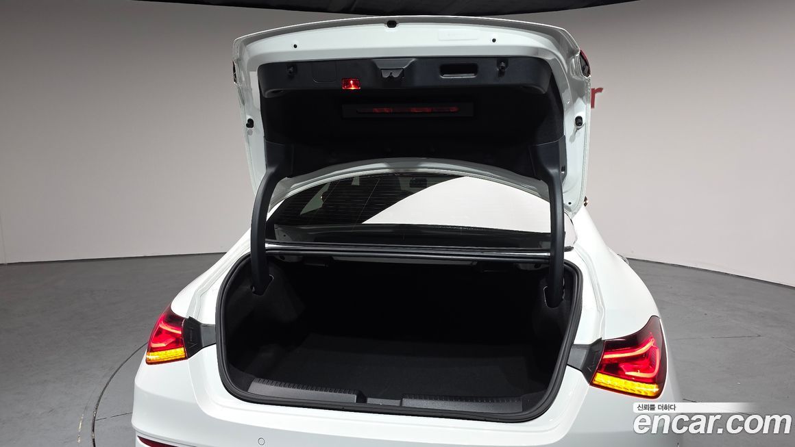 Mercedes-Benz CLA-Class 2021