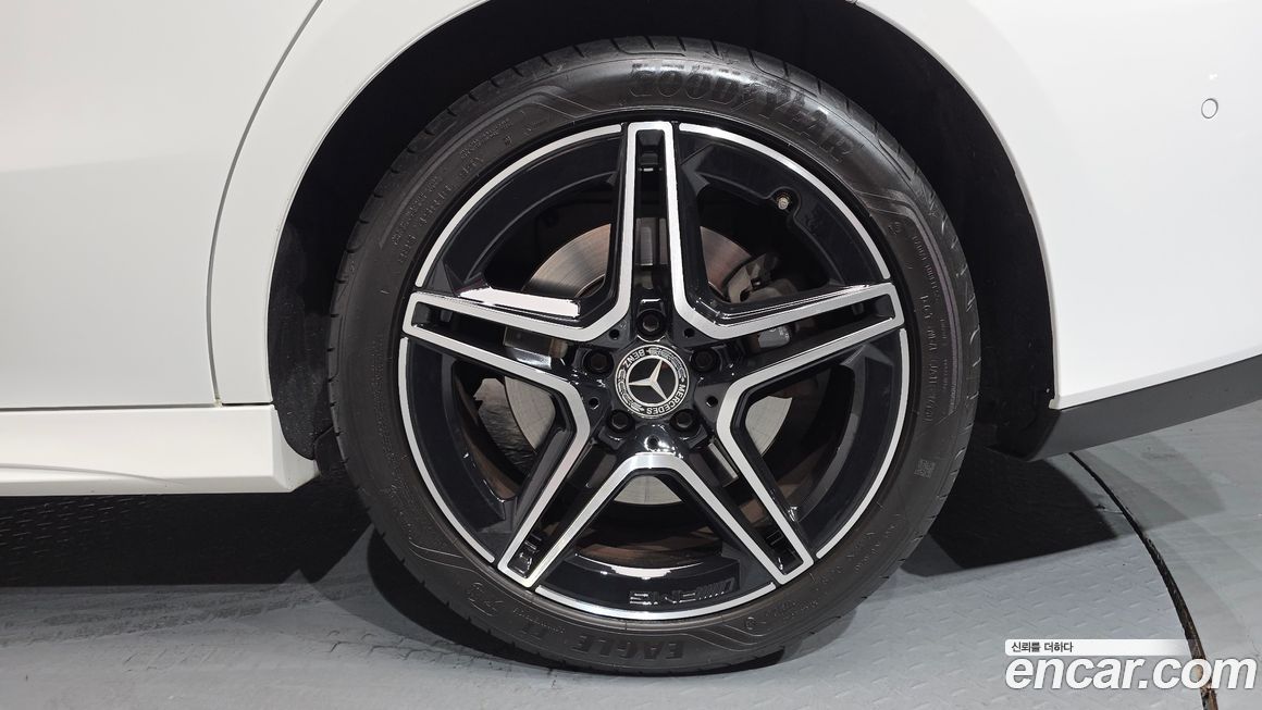 Mercedes-Benz CLA-Class 2021